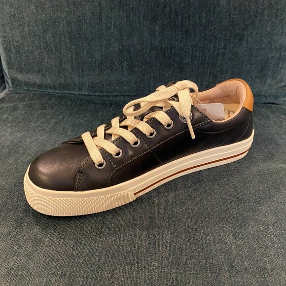 Taos - Z Soul lux Black/Tan - Multiple Sizes (NEW W/ BOX) - Picture 2 of 3